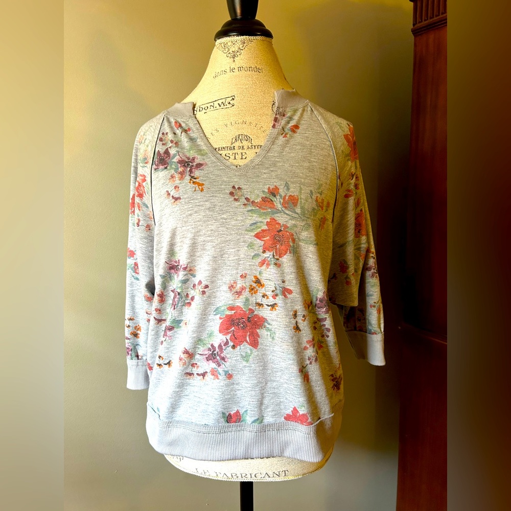Women’s size S lightweight sweatshirt gray with floral print. Cato Est. brand